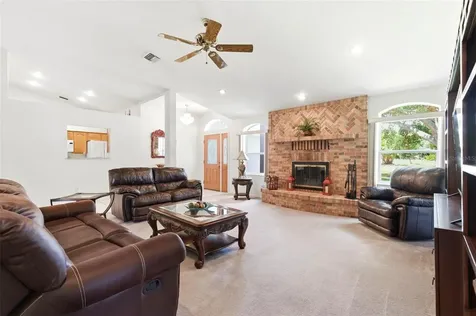 30 Glades Avenue Tarpon Springs FL 34689