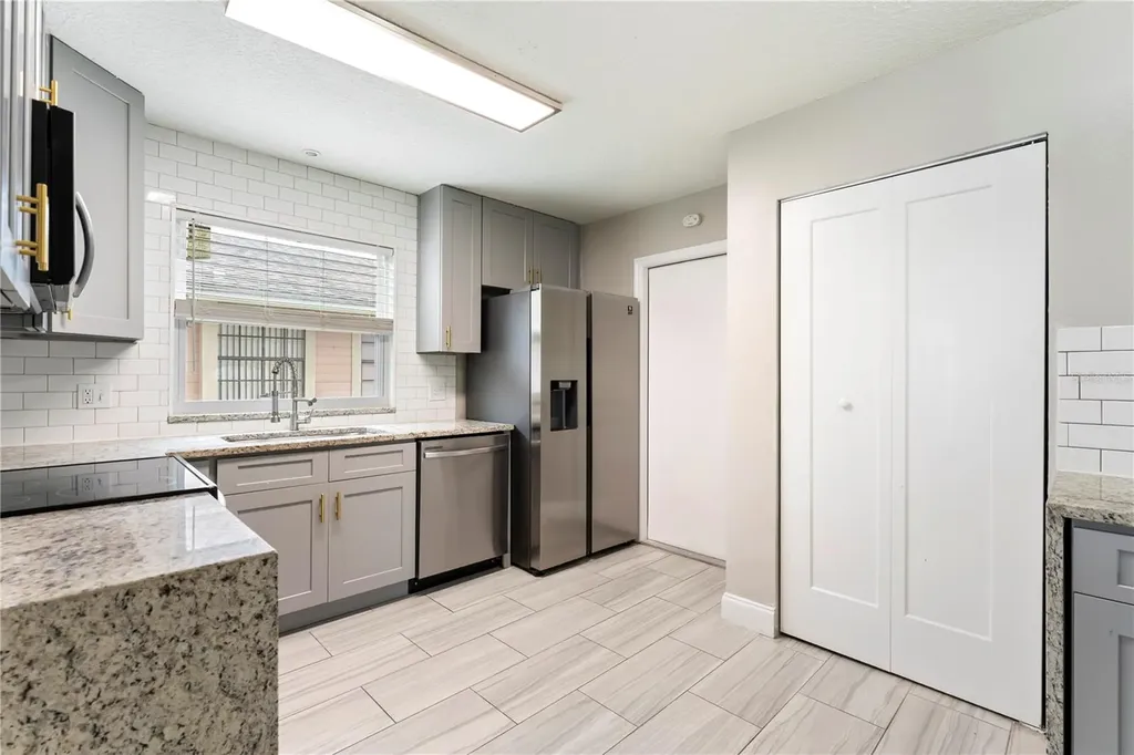 587 Portland Circle Apopka FL 32703