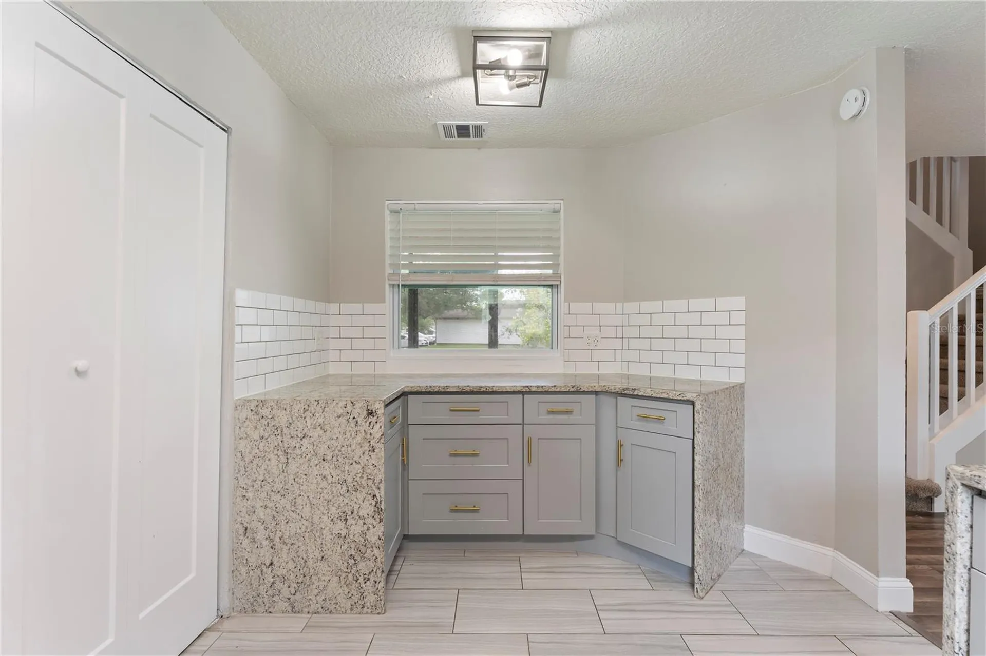 587 Portland Circle Apopka FL 32703