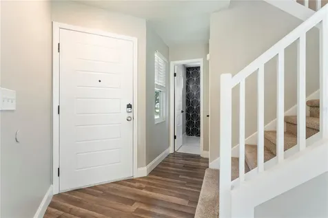 587 Portland Circle Apopka FL 32703
