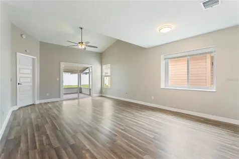 587 Portland Circle Apopka FL 32703