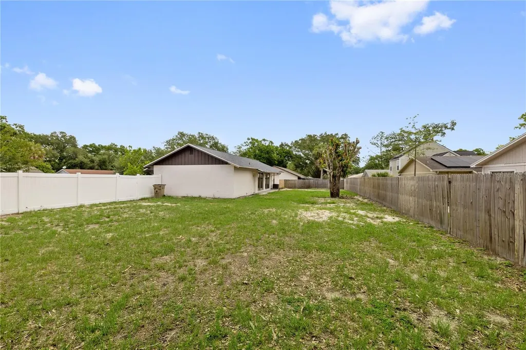 8517 Renald Boulevard Tampa FL 33637