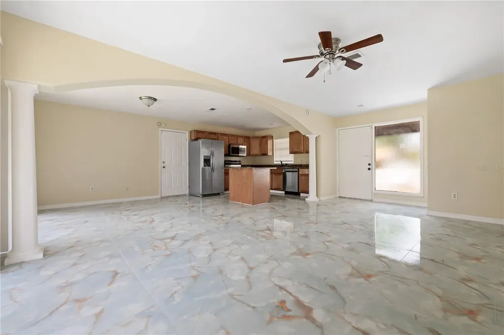 8517 Renald Boulevard Tampa FL 33637