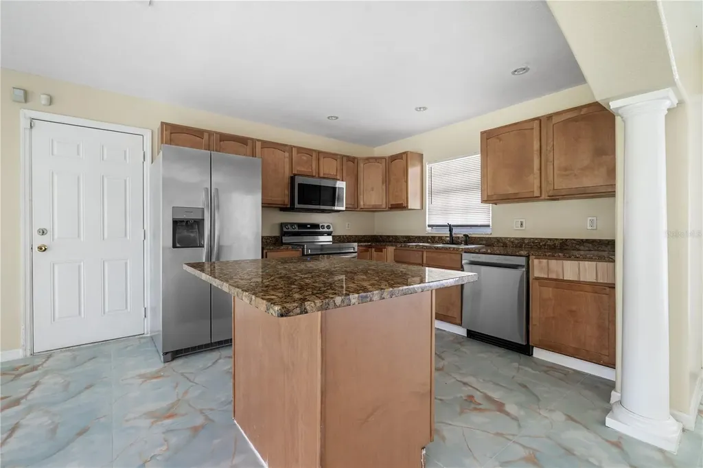 8517 Renald Boulevard Tampa FL 33637
