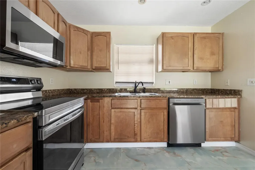 8517 Renald Boulevard Tampa FL 33637