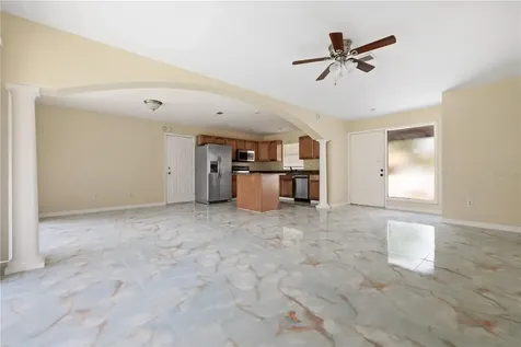 8517 Renald Boulevard Tampa FL 33637
