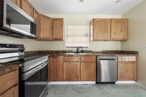 8517 Renald Boulevard Tampa FL 33637