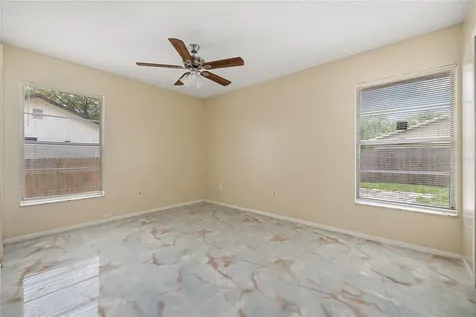 8517 Renald Boulevard Tampa FL 33637