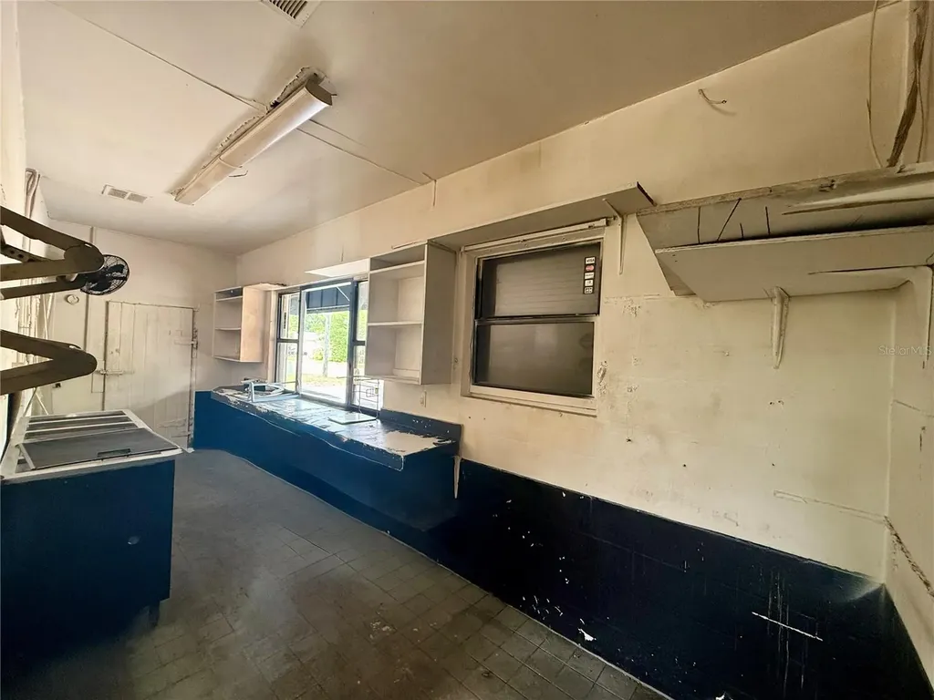 E Bates Avenue Eustis FL 32726