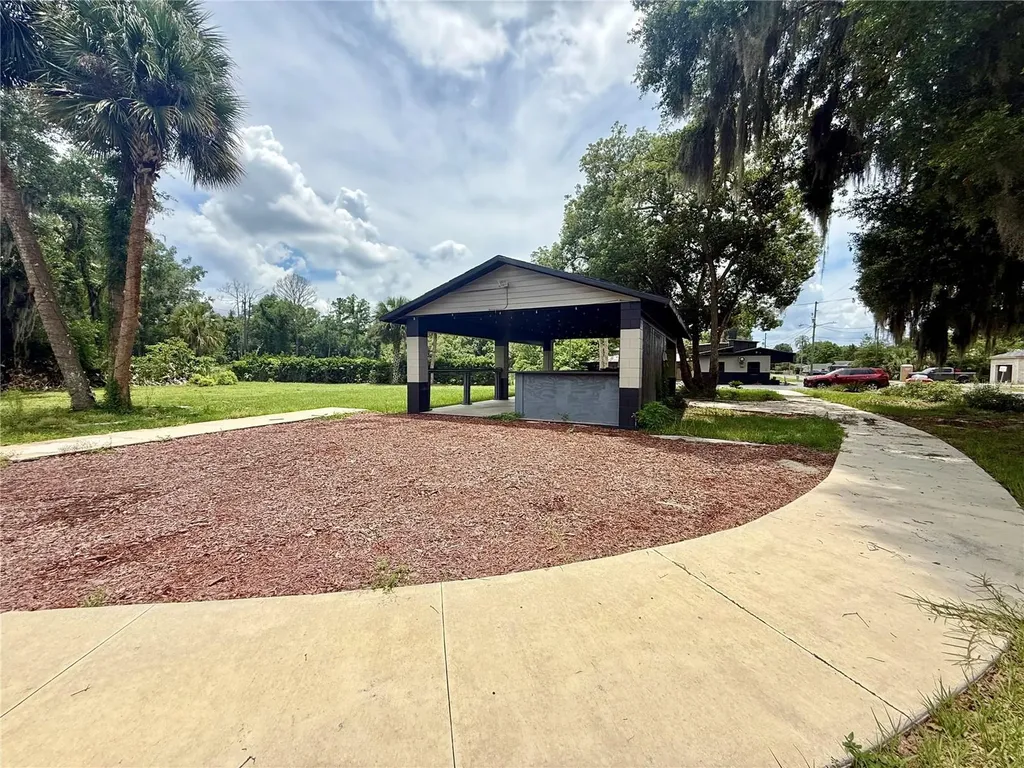 E Bates Avenue Eustis FL 32726