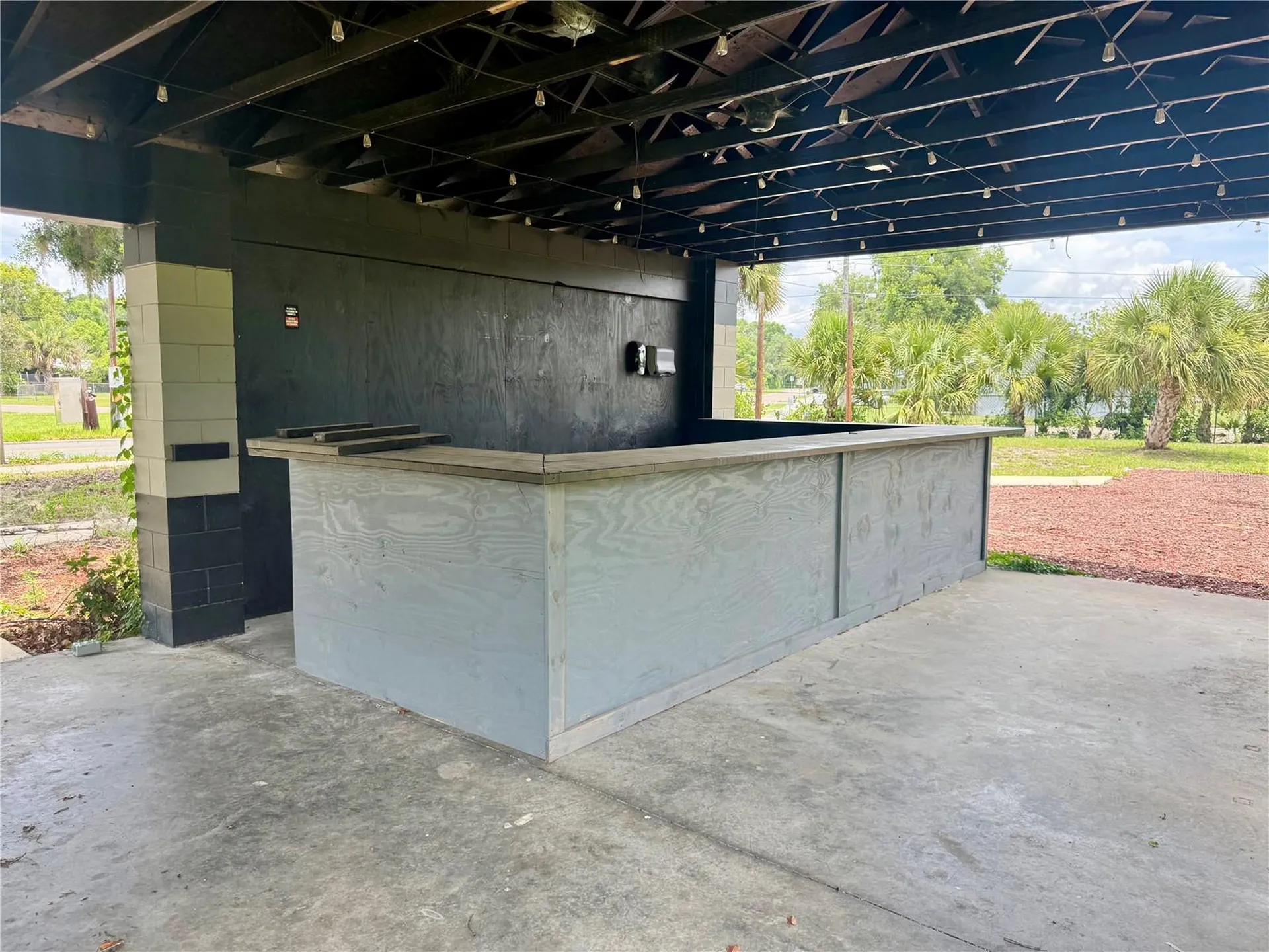E Bates Avenue Eustis FL 32726