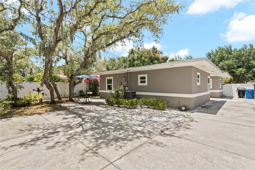 520 Lake Maggiore Boulevard S St Petersburg FL 33705