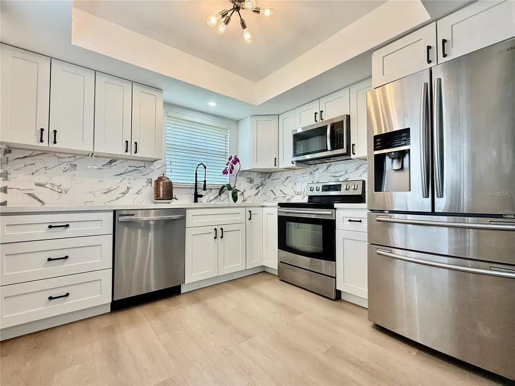 5440 Riverbluff Circle Sarasota FL 34231