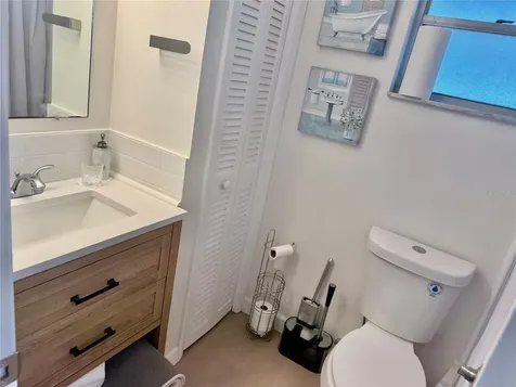 5440 Riverbluff Circle Sarasota FL 34231