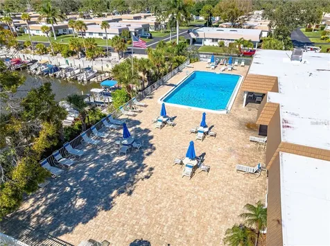 5440 Riverbluff Circle Sarasota FL 34231
