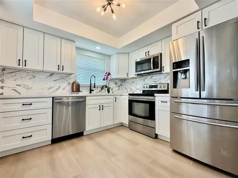 5440 Riverbluff Circle Sarasota FL 34231