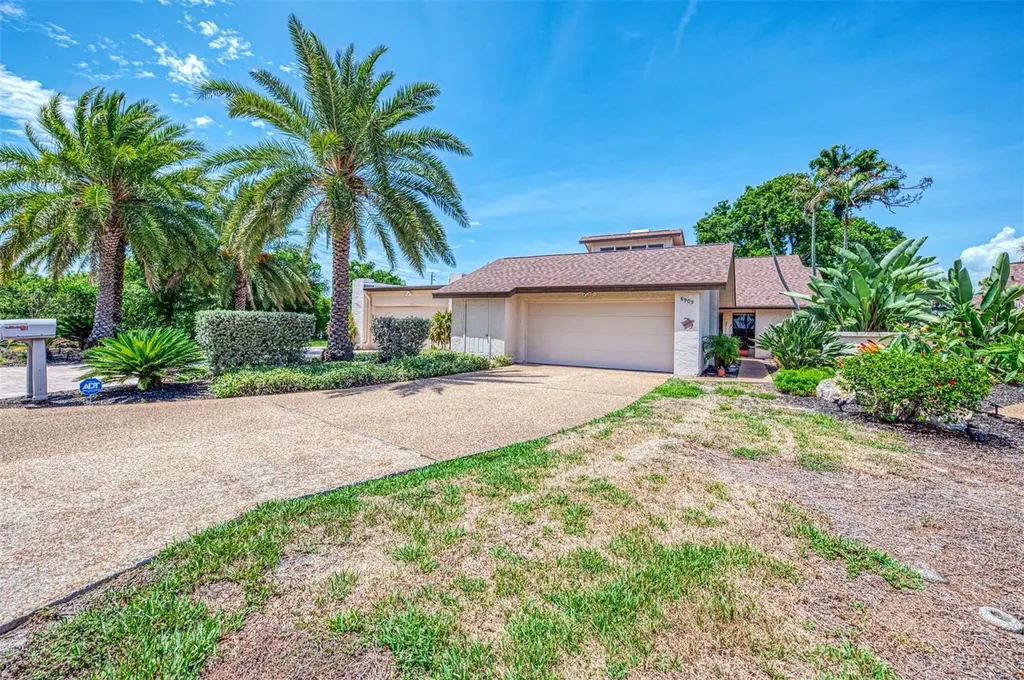 5903 La Vista Lane Bradenton FL 34210