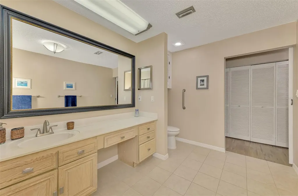 5903 La Vista Lane Bradenton FL 34210
