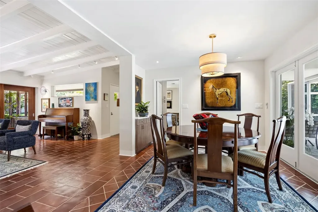 6311 Bahama Shores Drive S St Petersburg FL 33705