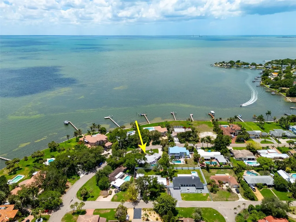 6311 Bahama Shores Drive S St Petersburg FL 33705