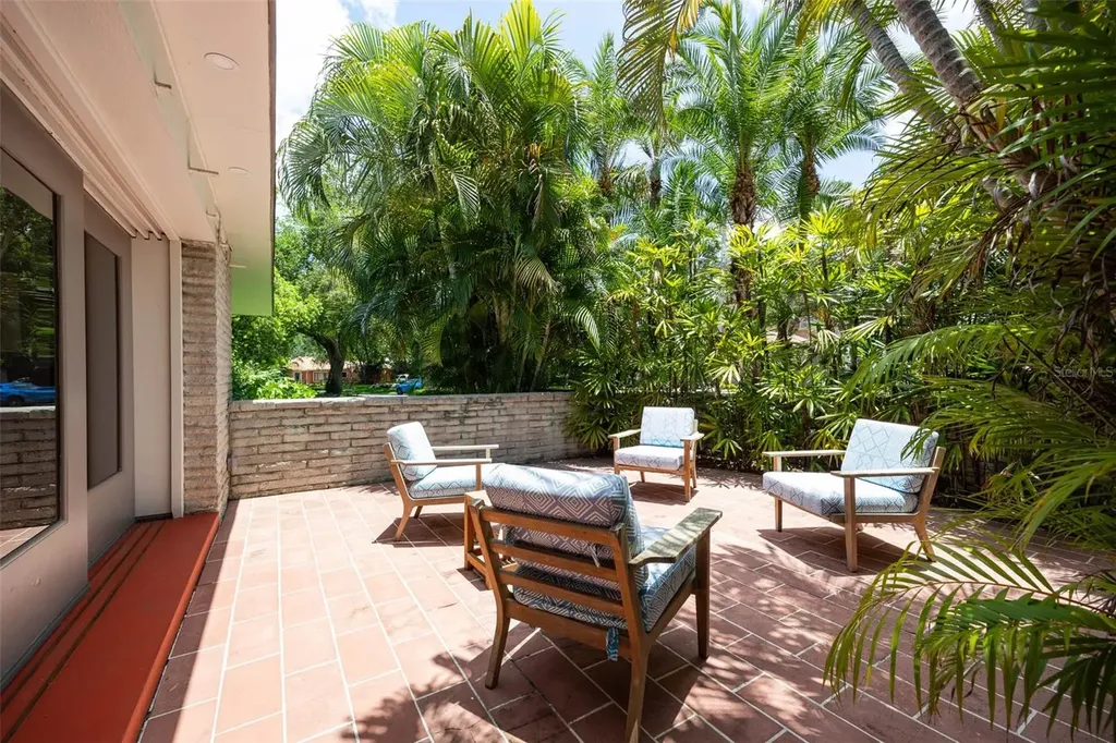 6311 Bahama Shores Drive S St Petersburg FL 33705