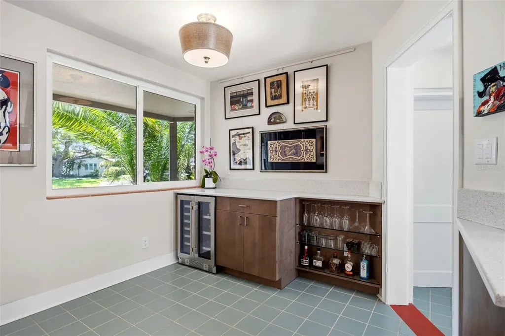6311 Bahama Shores Drive S St Petersburg FL 33705