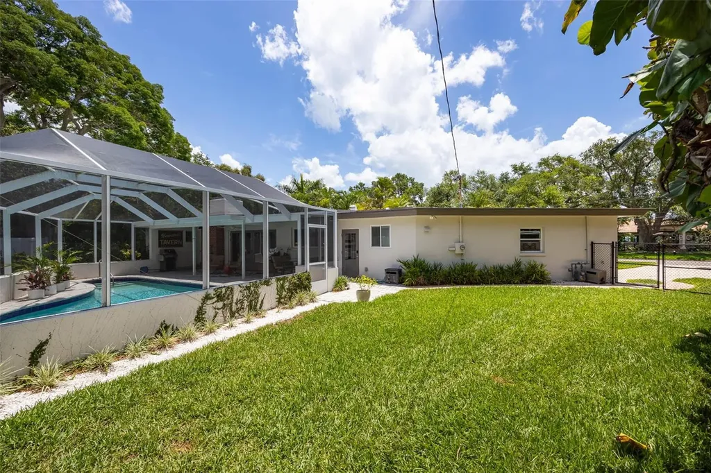 6311 Bahama Shores Drive S St Petersburg FL 33705