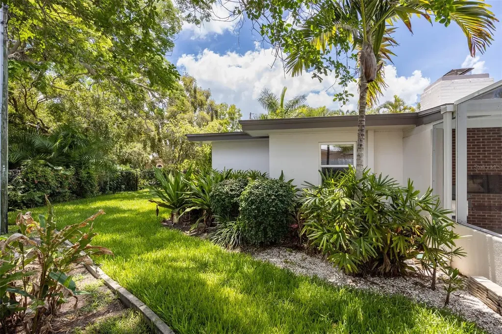 6311 Bahama Shores Drive S St Petersburg FL 33705