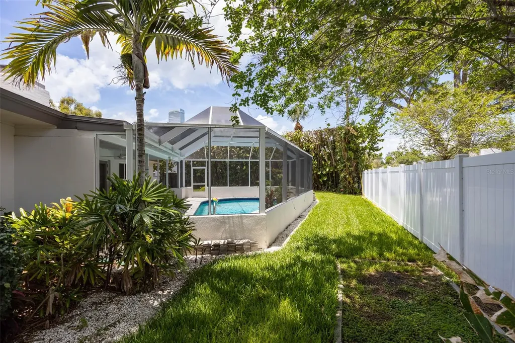 6311 Bahama Shores Drive S St Petersburg FL 33705