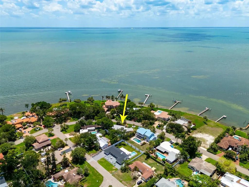 6311 Bahama Shores Drive S St Petersburg FL 33705