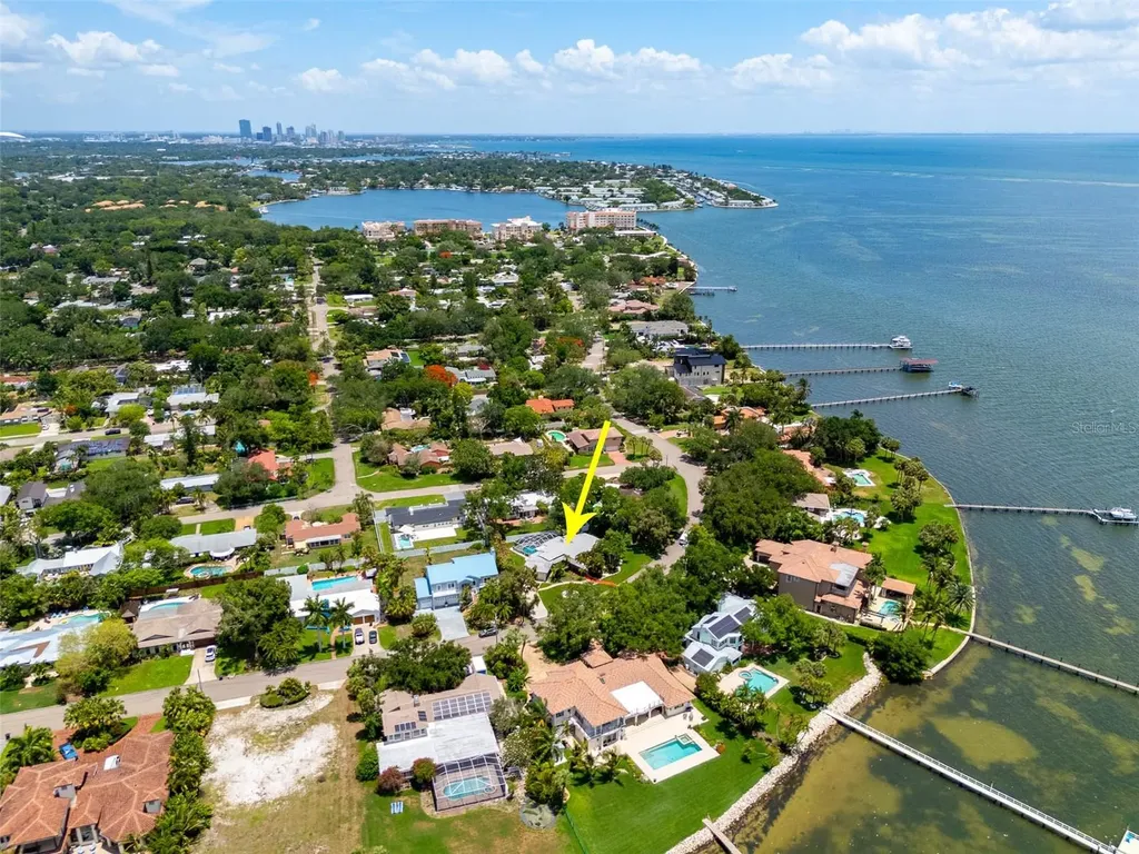 6311 Bahama Shores Drive S St Petersburg FL 33705