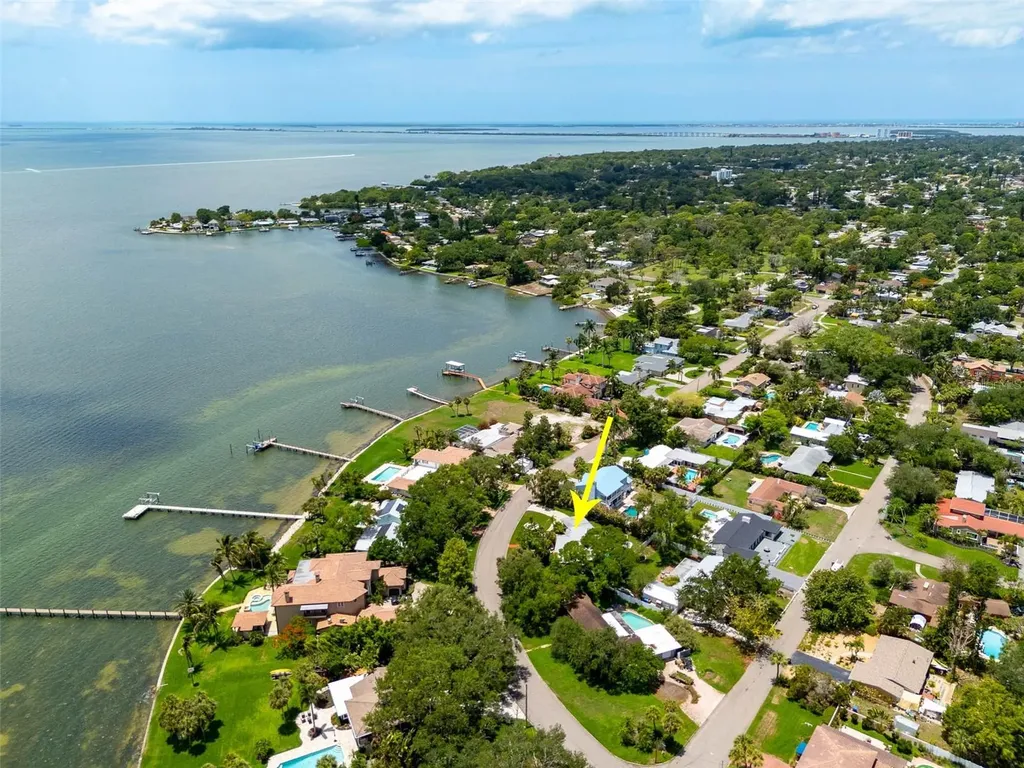 6311 Bahama Shores Drive S St Petersburg FL 33705