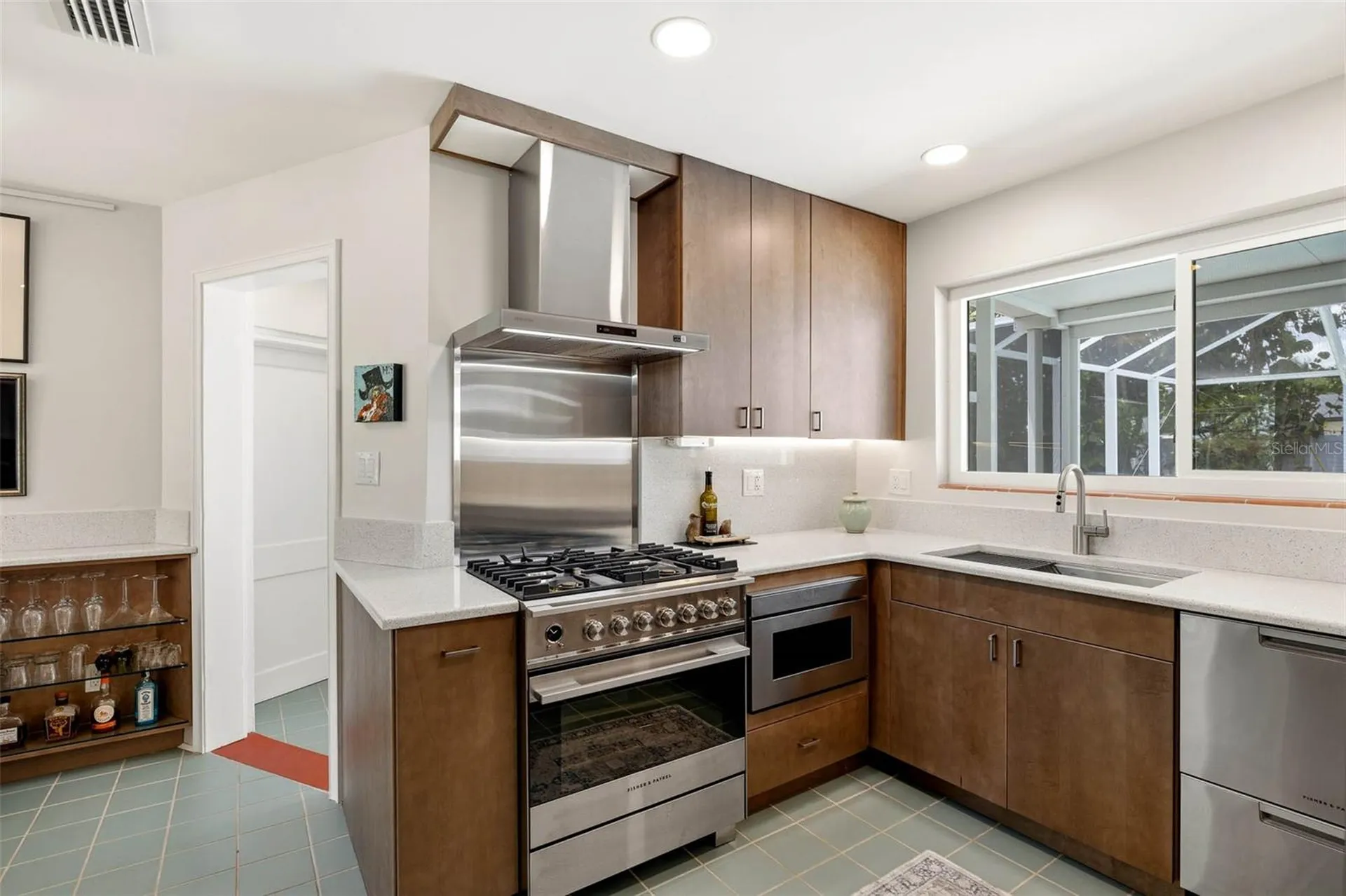 6311 Bahama Shores Drive S St Petersburg FL 33705