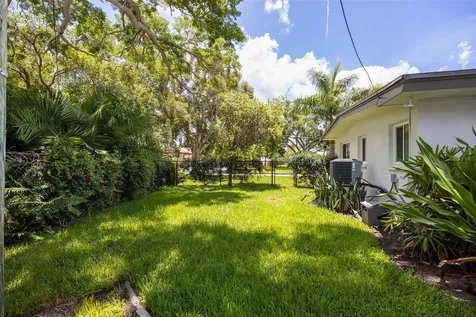6311 Bahama Shores Drive S St Petersburg FL 33705