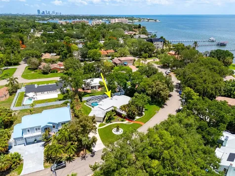 6311 Bahama Shores Drive S St Petersburg FL 33705