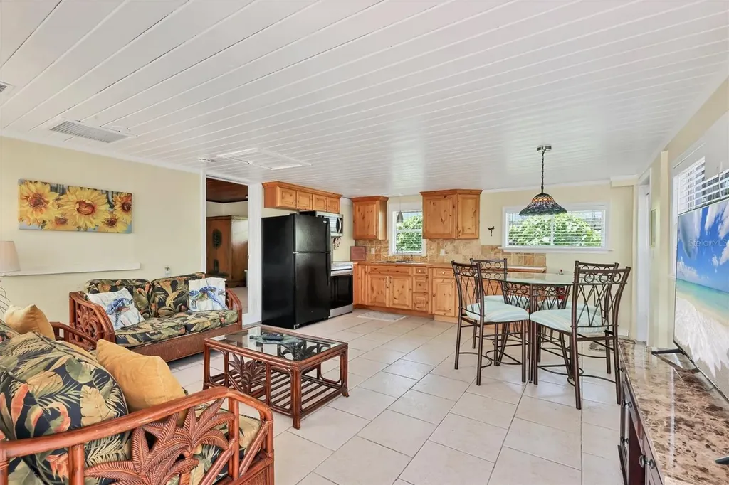 39 1st Avenue Englewood FL 34223