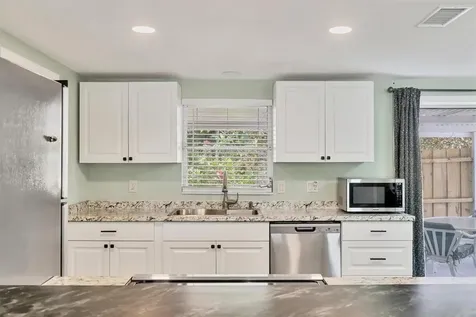 39 1st Avenue Englewood FL 34223