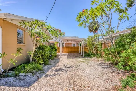 39 1st Avenue Englewood FL 34223