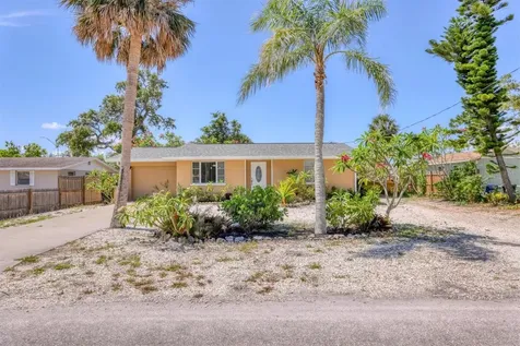 39 1st Avenue Englewood FL 34223
