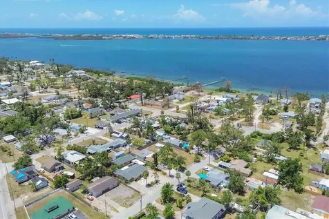 39 1st Avenue Englewood FL 34223
