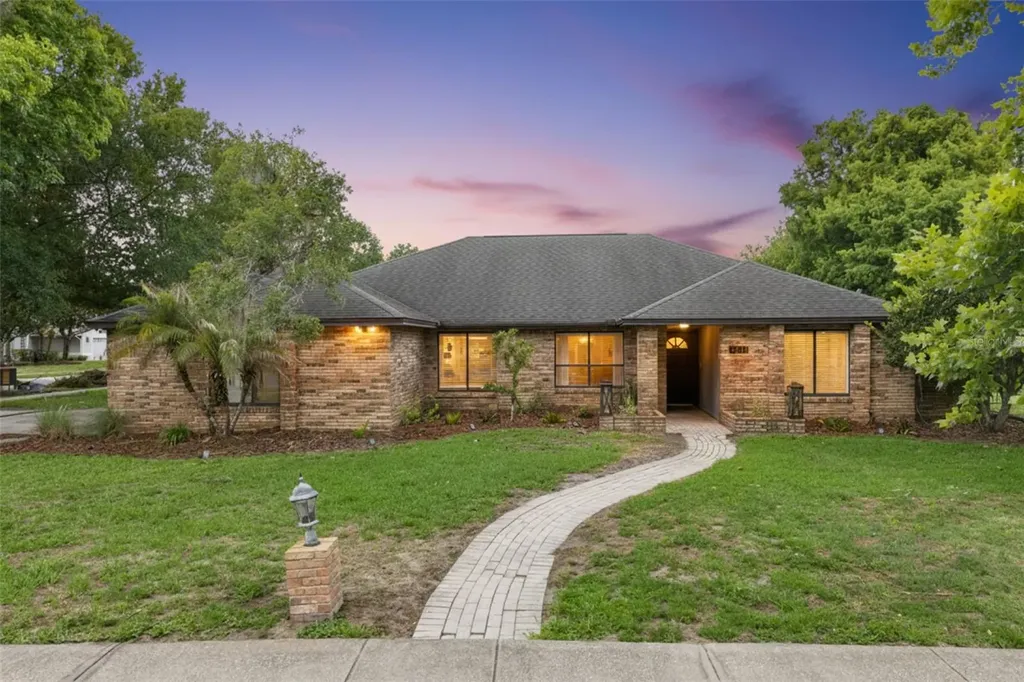 8617 Amber Oak Court Orlando FL 32817