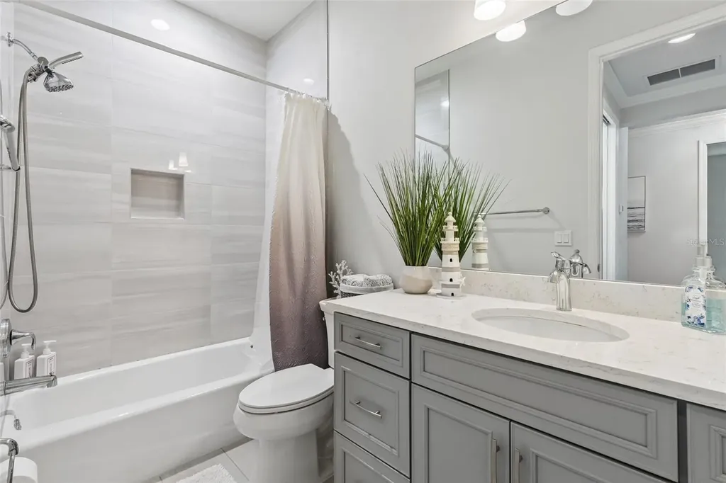 121 Colebrook Court Venice FL 34292