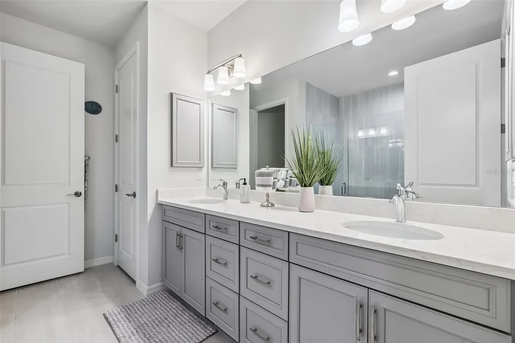 121 Colebrook Court Venice FL 34292