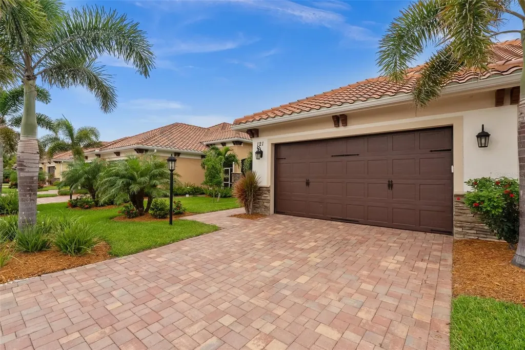 121 Colebrook Court Venice FL 34292