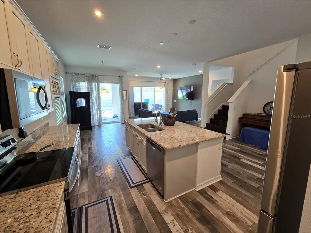 863 W Bayshore Drive Tarpon Springs FL 34689