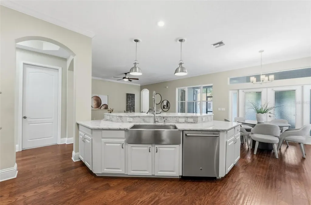 3203 Lake Green Court Tampa FL 33611