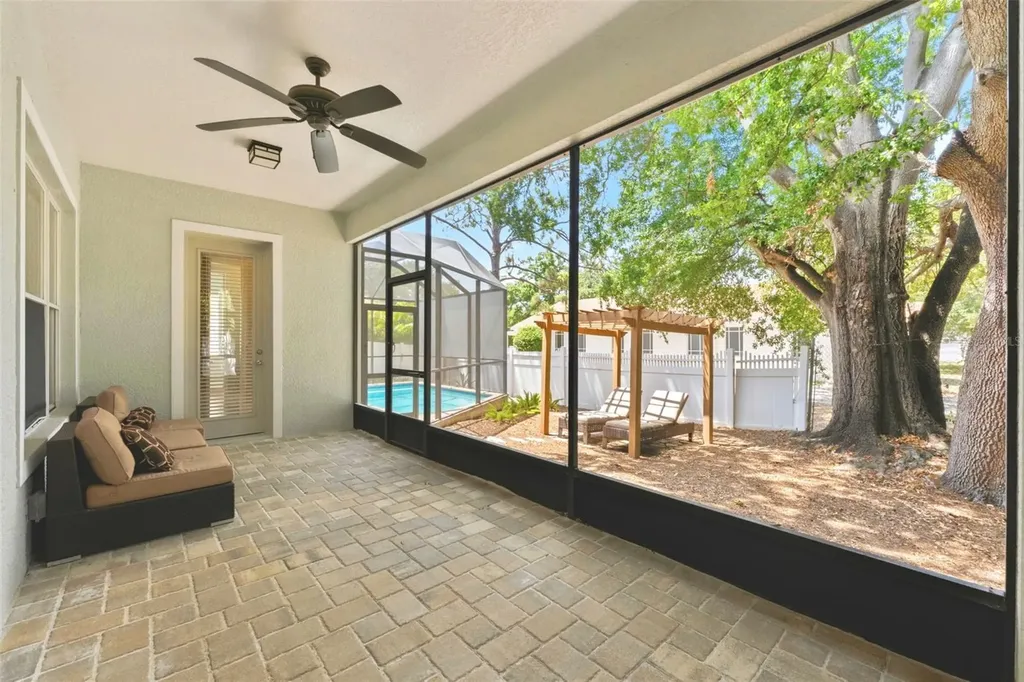 3203 Lake Green Court Tampa FL 33611