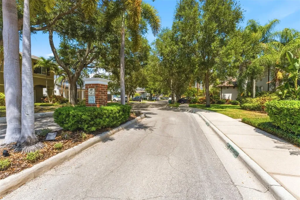 3203 Lake Green Court Tampa FL 33611