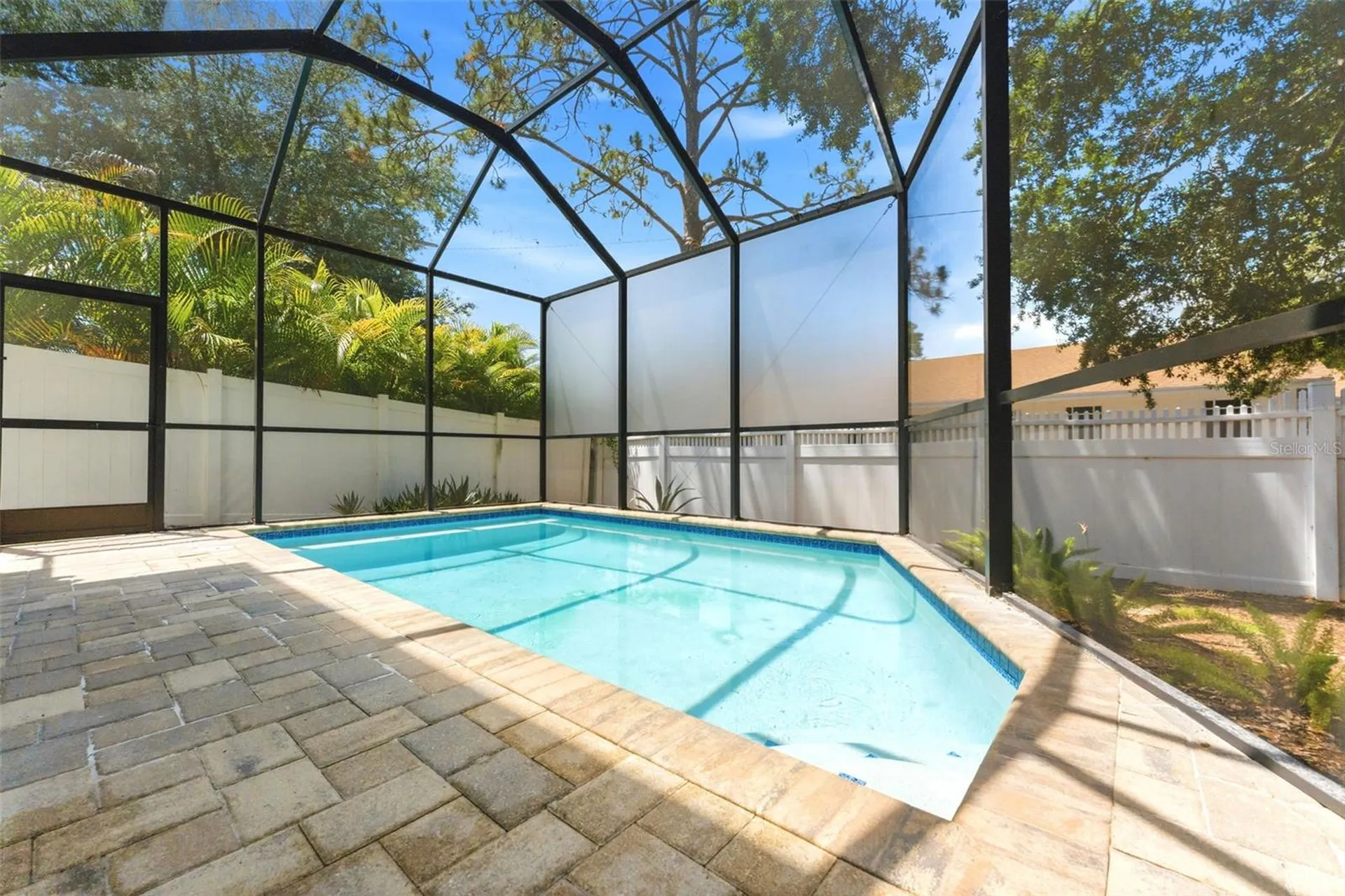 3203 Lake Green Court Tampa FL 33611