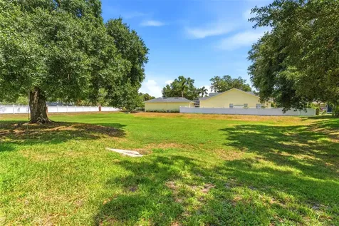 3203 Lake Green Court Tampa FL 33611